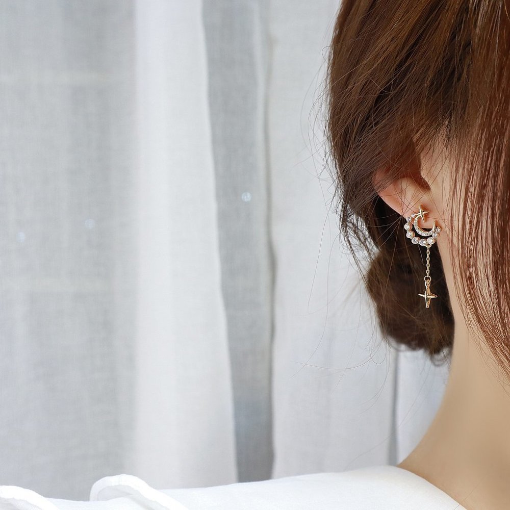 NEW 14K Gold Plated Diamond Moon Star Earrings d - Picture 2 of 8